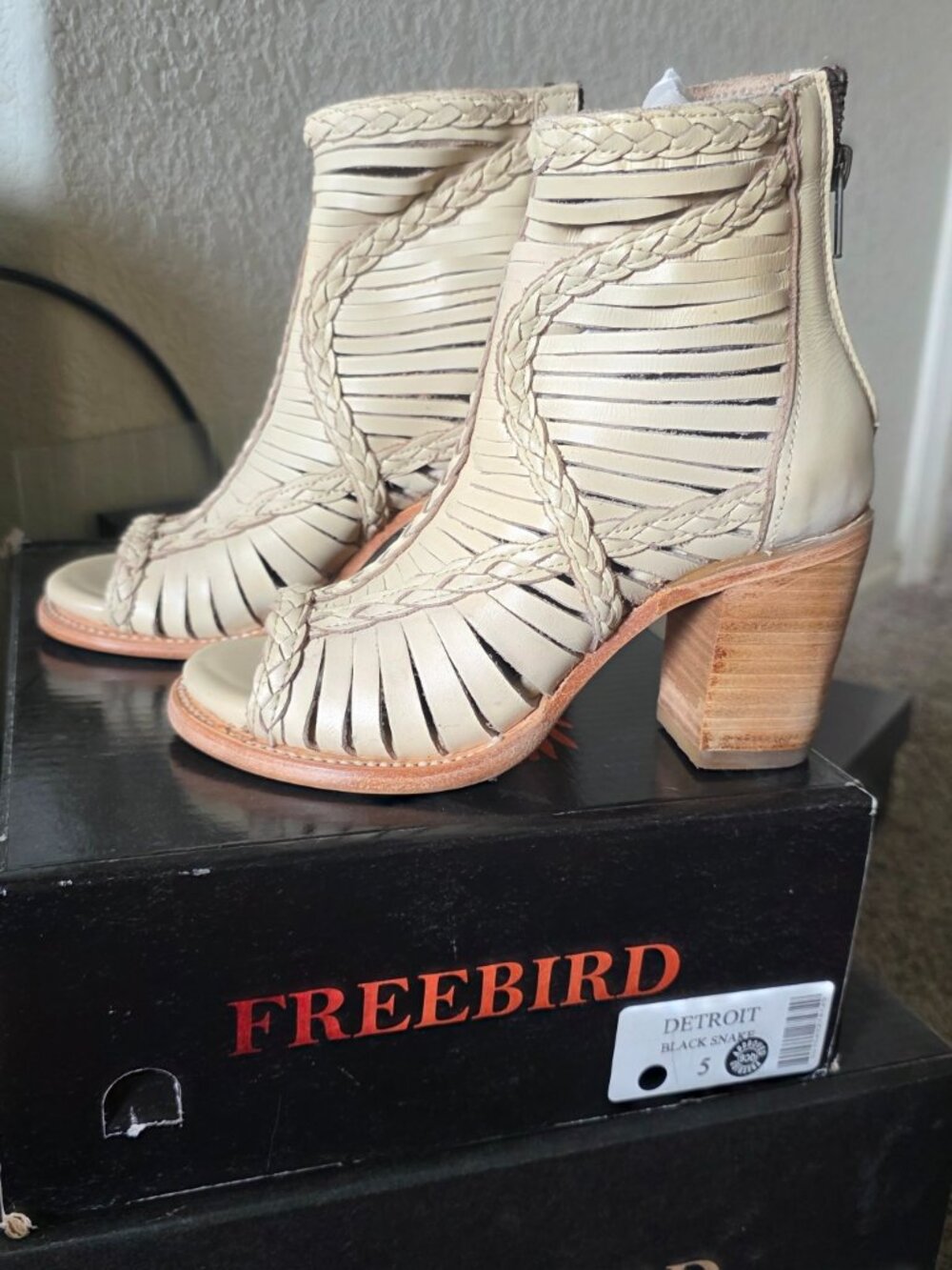 Brand New Bela Freebird Sz 5